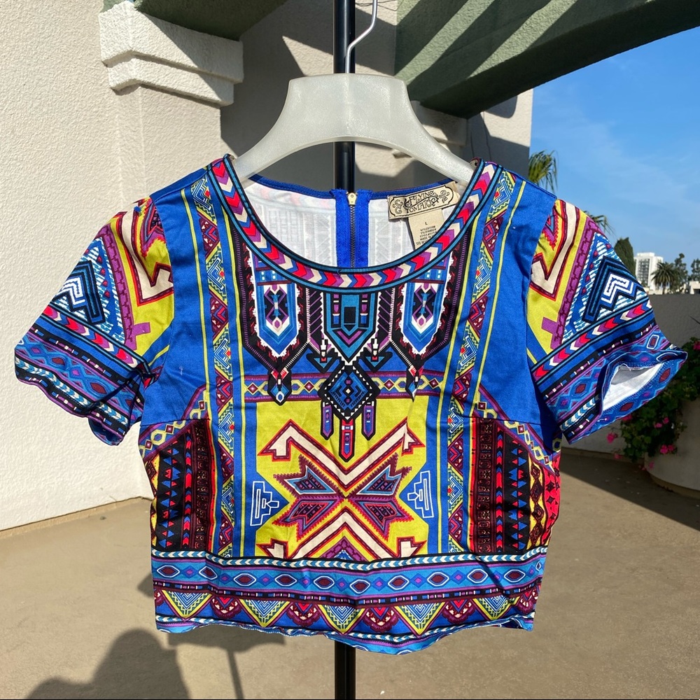 Patterned Crop Top - Picture 2 of 4